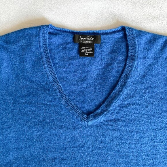Lord and Taylor Cashmere V-neck Sweater - Medium - Picture 2 of 5